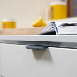 CBH Charlie Straight Edge Tab HARDWARE