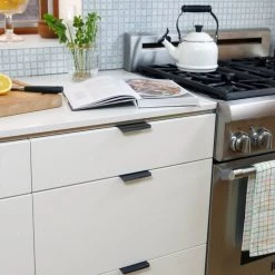 CBH Charlie Straight Edge Tab HARDWARE