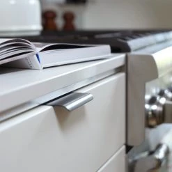 CBH Charlie Straight Edge Tab HARDWARE