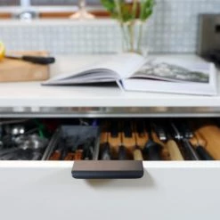 CBH Charlie Straight Edge Tab HARDWARE