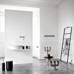 Menu HARDWARE Norm Towel Ladder