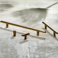 Shayne Fox Pyra Knob / Hook