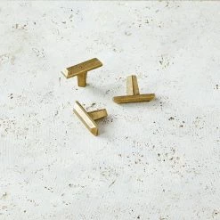 Shayne Fox Pyra Knob / Hook