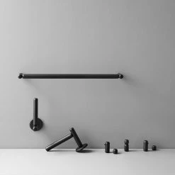 D Line Pebble Towel Bar