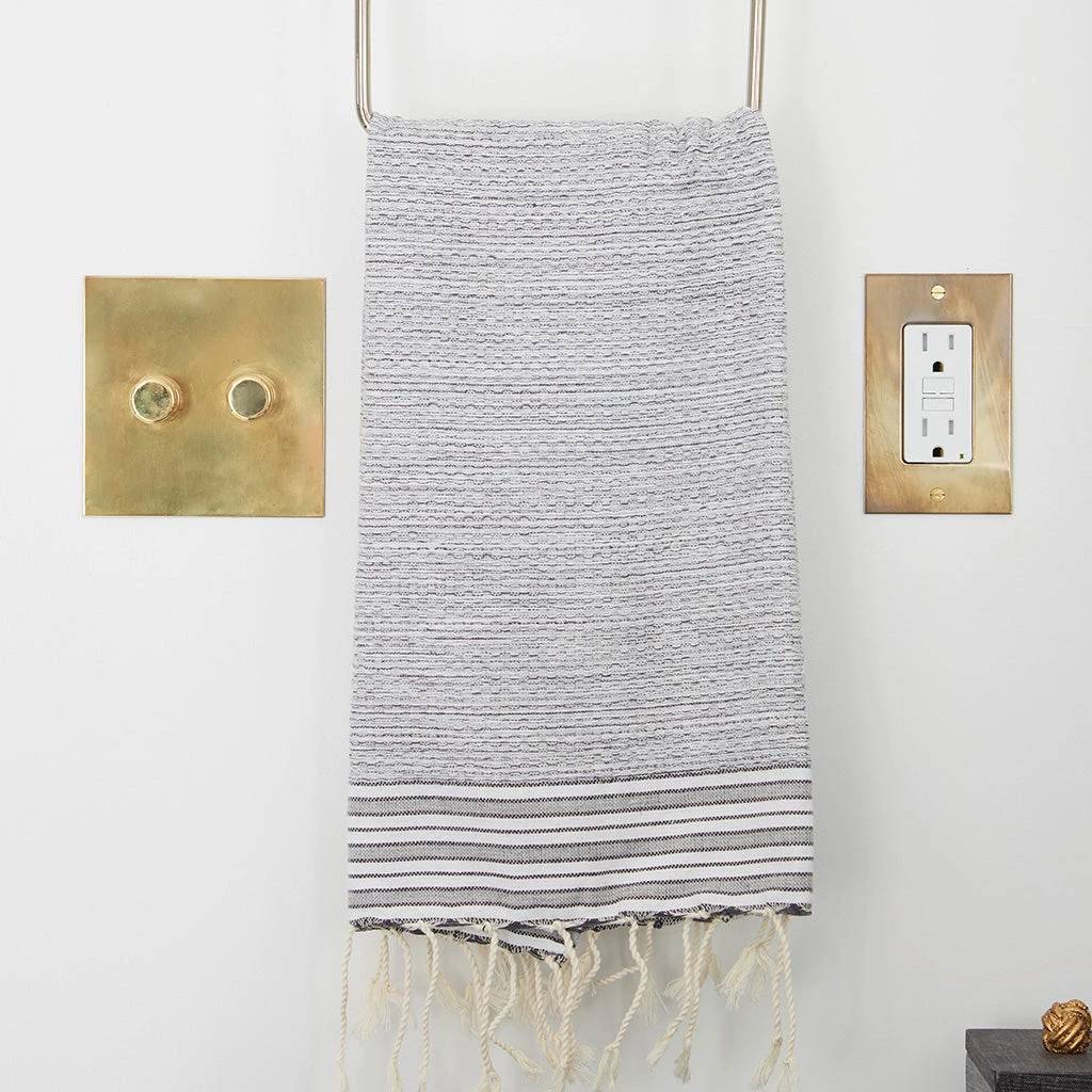 HARDWARE 1 Gang Outlet By Forbes & Lomax 5 HARDWARE 1 Gang Outlet By Forbes & Lomax